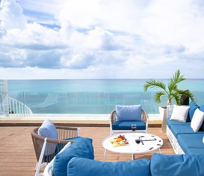 Dining on beach